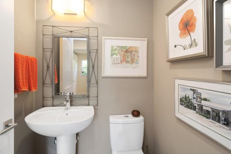 183 Beacon Lane Jupiter Inlet Colony, FL 33469 - Photo 31 of 39 27_183BeaconLane_199_PowderRoom_FlexMLS8