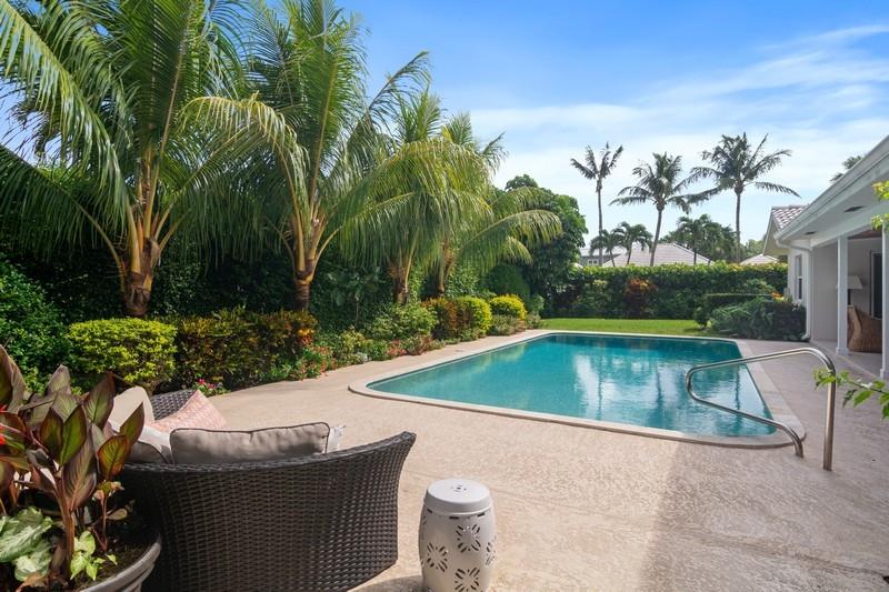 183 Beacon Lane Jupiter Inlet Colony, FL 33469 - Photo 36 of 39 32_183BeaconLane_29_Pool_FlexMLS800x600_