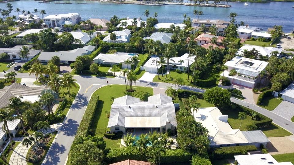 183 Beacon Lane Jupiter Inlet Colony, FL 33469 - Photo 6 of 39 183 BeaconLane