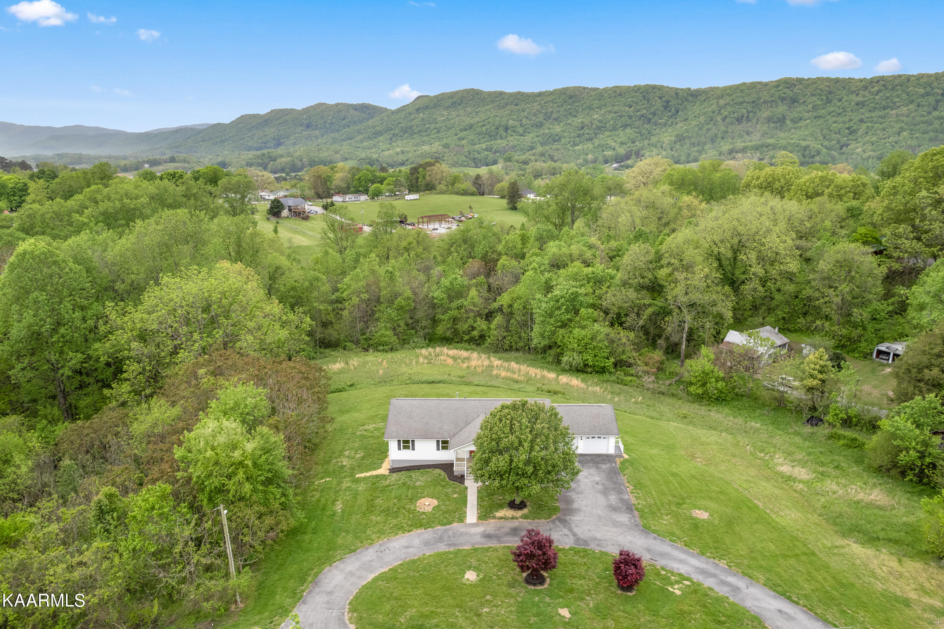 396 Demory Road La Follette, TN 37766 - Photo 2 of 34 + Air-1