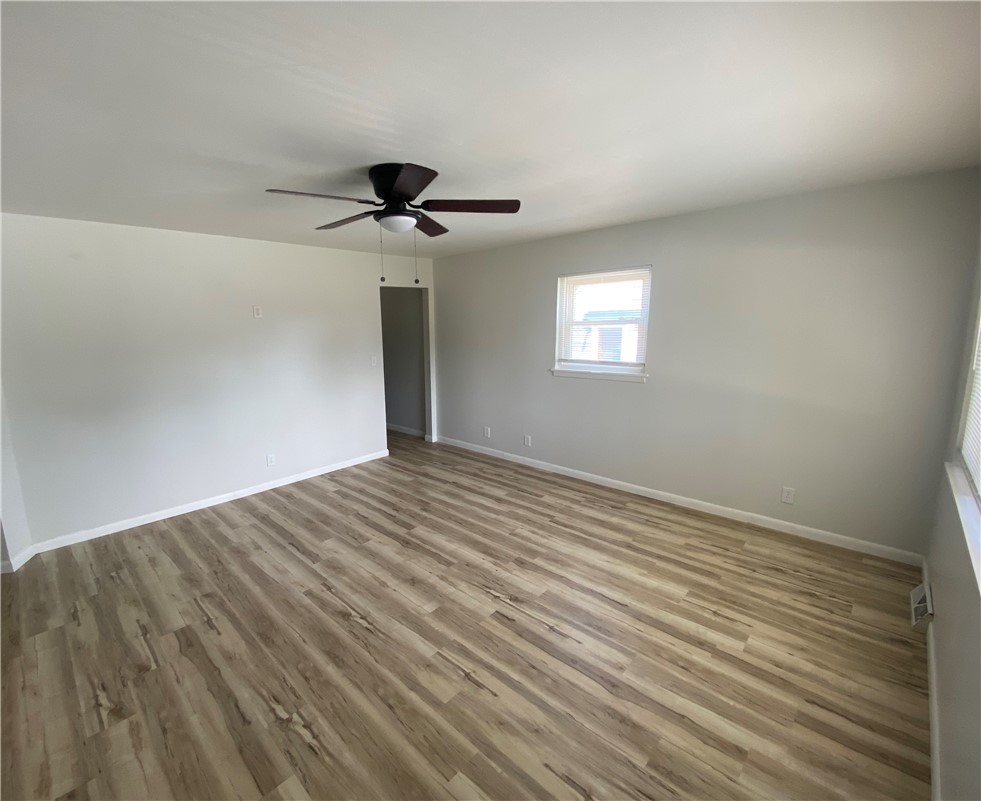 4037 Reading Road Dayton, OH 45420 - Photo 4 of 36