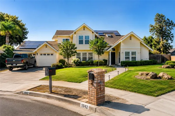$629,900 | 1042 Robinson Court, Hanford, CA 93230