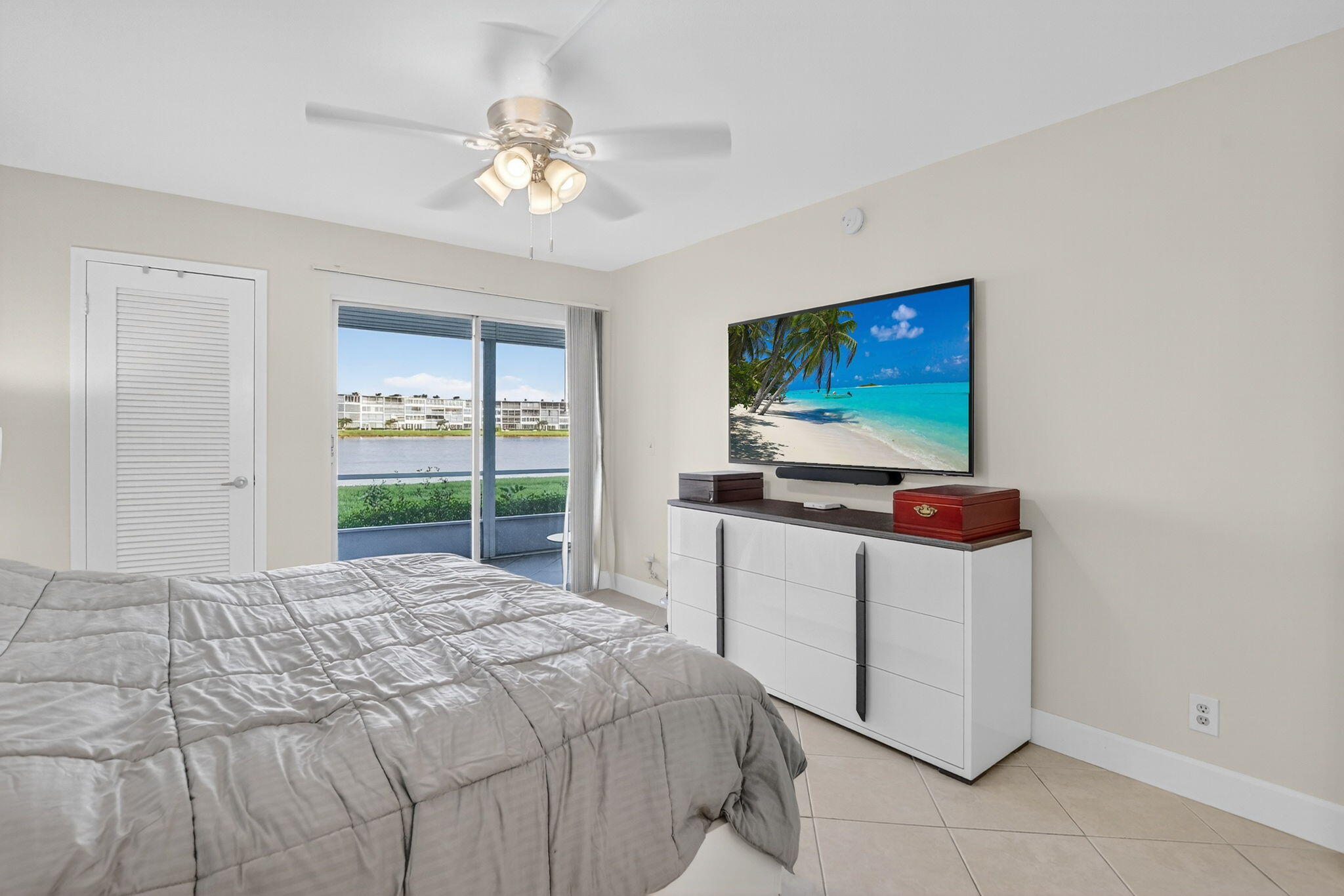 1090 Guildford East, Unit 1090 Boca Raton, FL 33434 - Photo 23 of 33 17-web-or-mls-DSC_0877