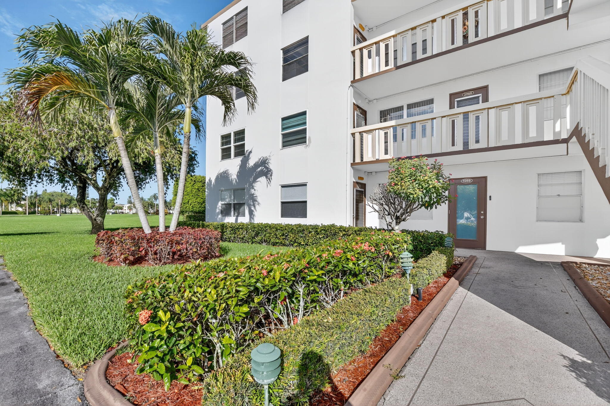 1090 Guildford East, Unit 1090 Boca Raton, FL 33434 - Photo 33 of 33 2-web-or-mls-DSC_0783