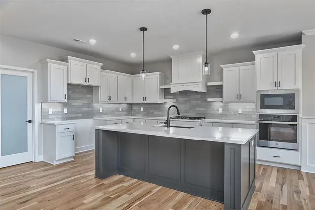 $748,000 | 6010 Apache Drive, Shawnee, KS 66226