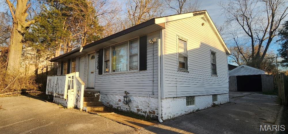 2350 Chambers Road St. Louis, MO 63136 - Photo 33 of 36