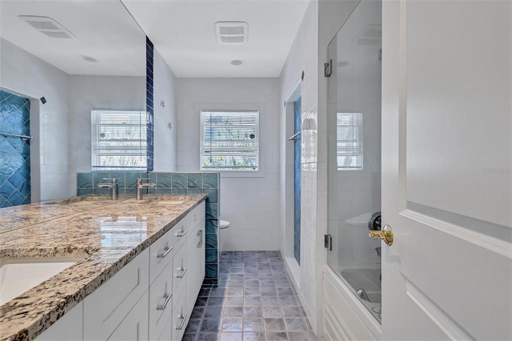 617 Rountree Drive Longboat Key, FL 34228 - Photo 24 of 41