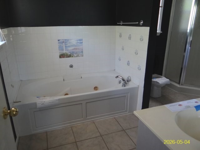 144 Old Sardis Church Road Clayton, AL 36016 - Photo 18 of 34 a bathroom with a bathtub and sink