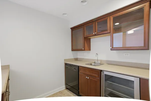 $6,000 | 1891 Admiral Court, Unit 79, Glenview, IL 60026