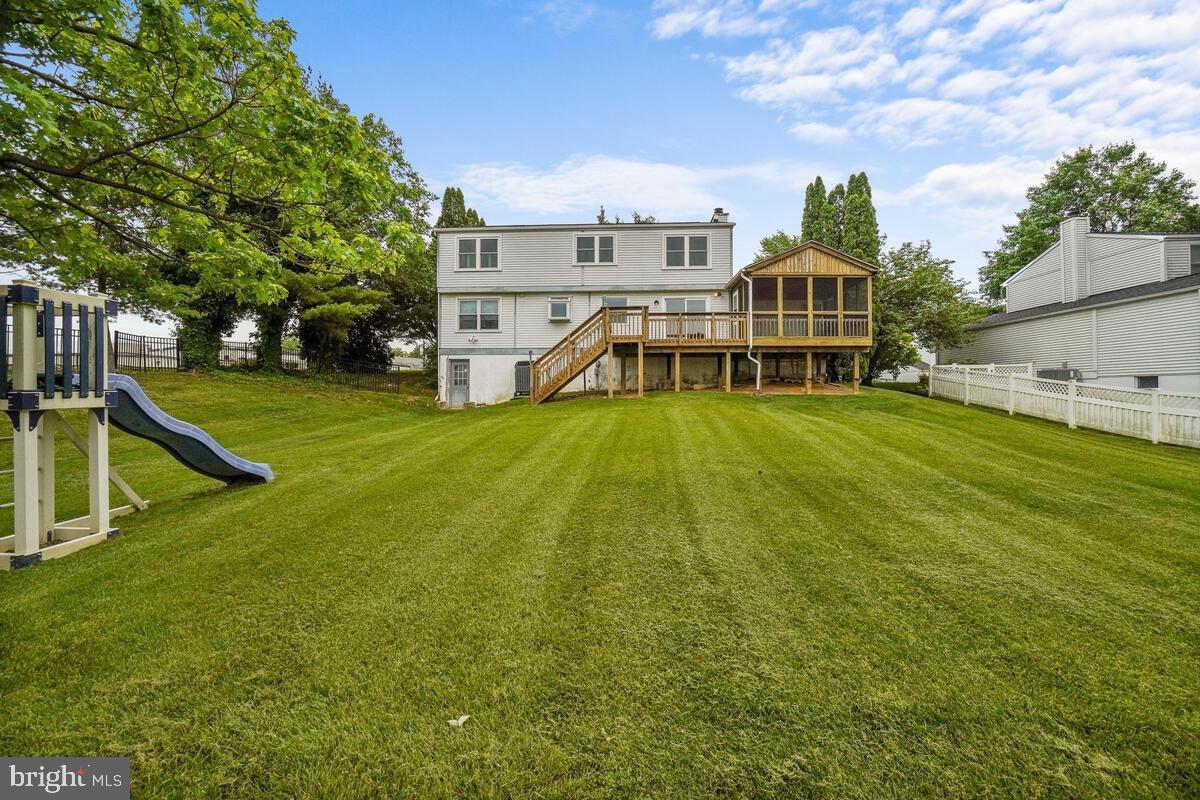 1859 Millstream Drive Frederick, MD 21702 - Photo 4 of 42 Fenced Yard!