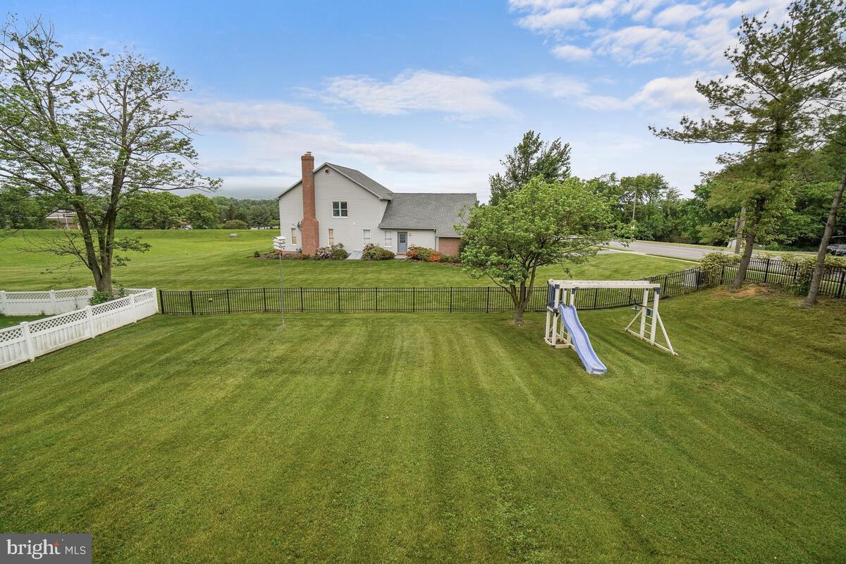 1859 Millstream Drive Frederick, MD 21702 - Photo 5 of 42 Yard. Yard. Yard.