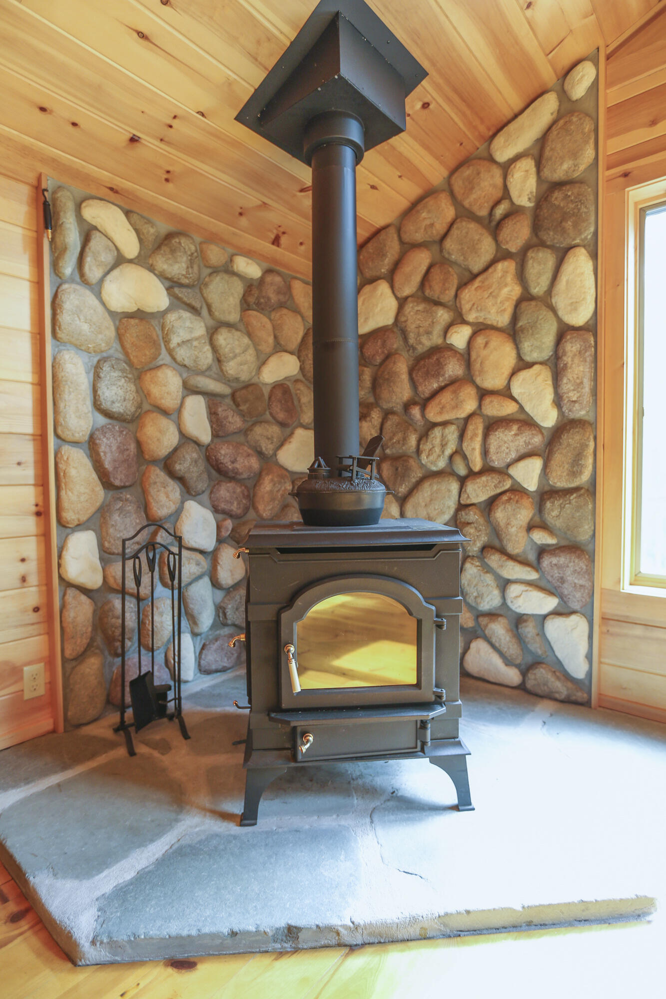 27 Cross Road Morrill, ME 04952 - Photo 15 of 54 Library