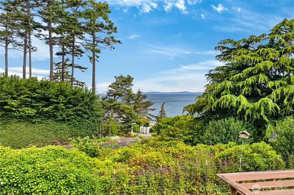 $549,000 | 2452 Williams Road, Oak Harbor, WA 98277