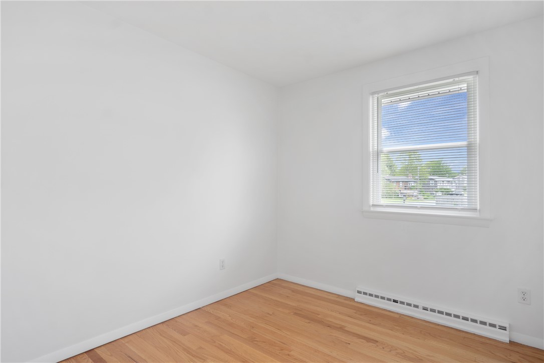 4 Weetamoe Road Middletown, RI 02842 - Photo 15 of 27 Bedroom 3 (middle room - main level)