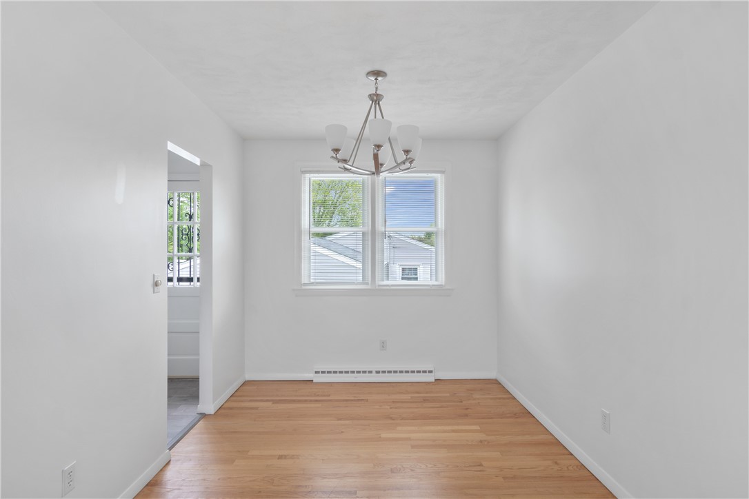 4 Weetamoe Road Middletown, RI 02842 - Photo 6 of 27 Dining Area
