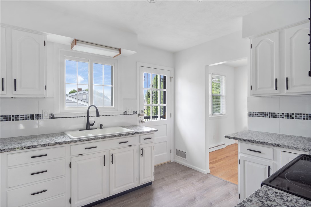 4 Weetamoe Road Middletown, RI 02842 - Photo 7 of 27 Kitchen