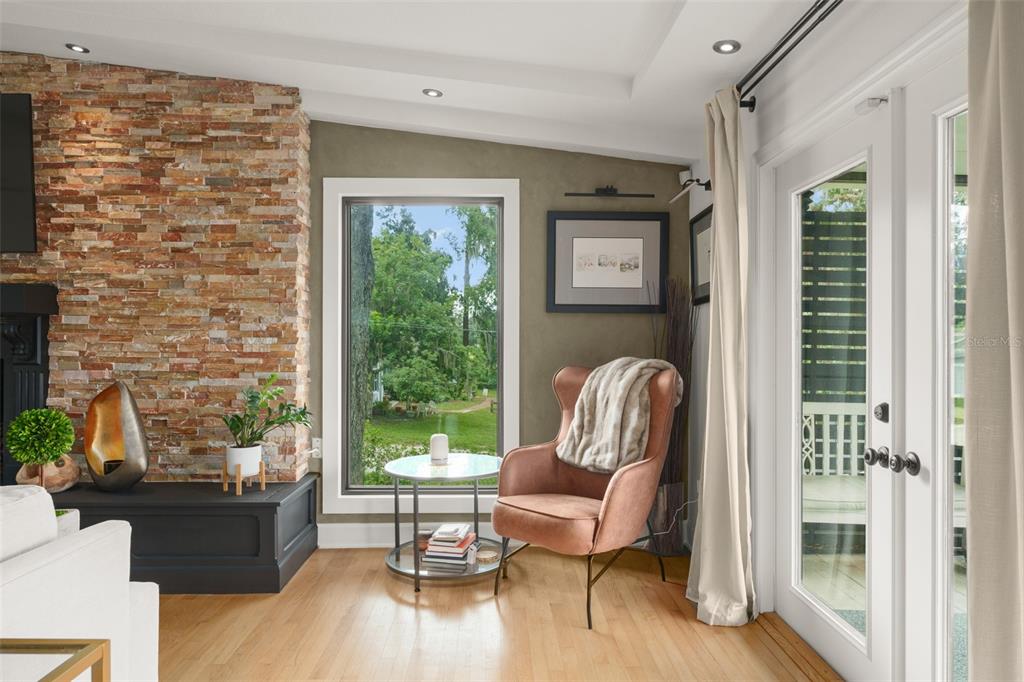 101 Lee Street Windermere, FL 34786 - Photo 14 of 63 a living room with furniture and a window