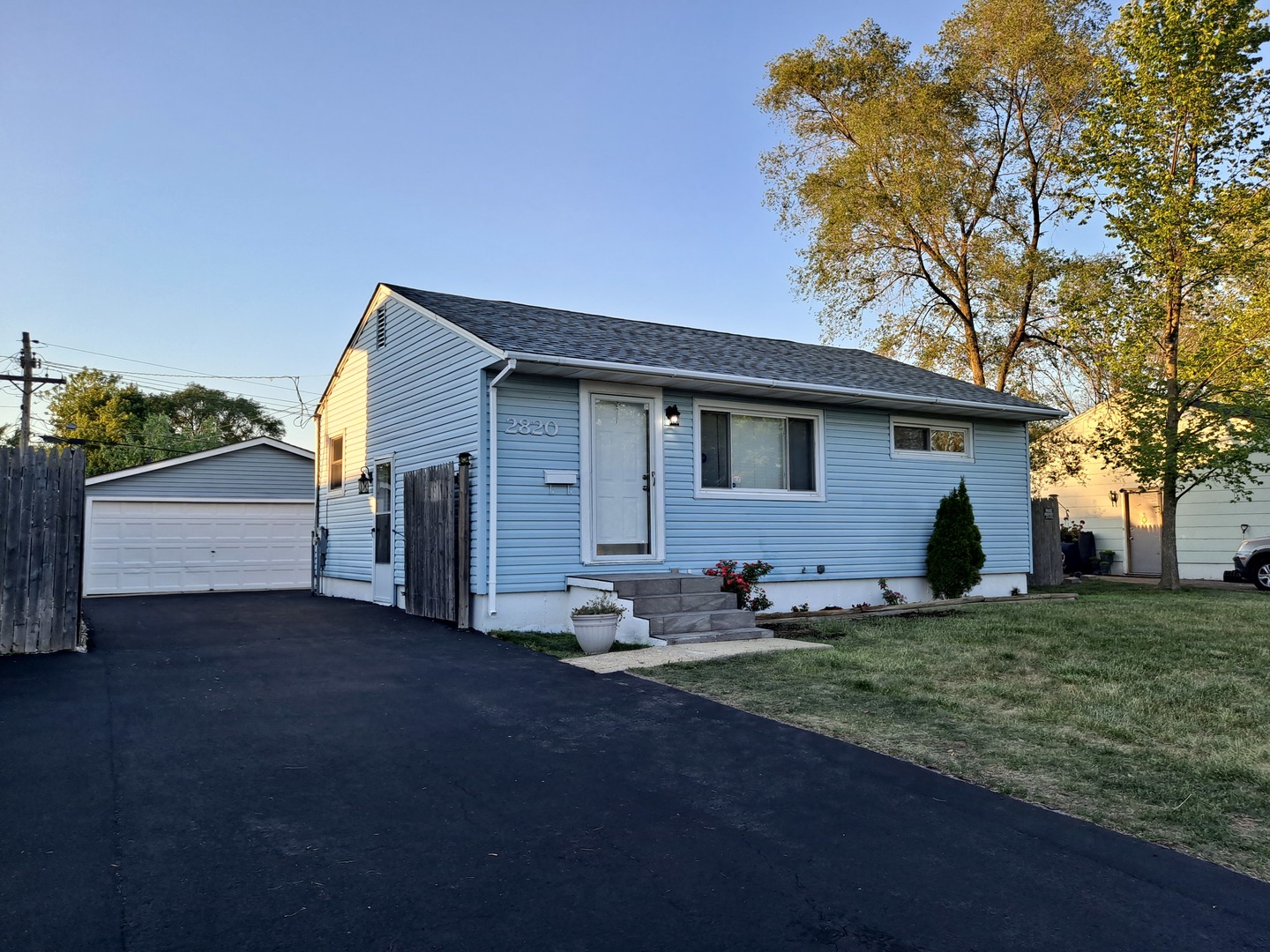 2820 Navaho Road Waukegan, IL 60087 - Photo 1 of 28