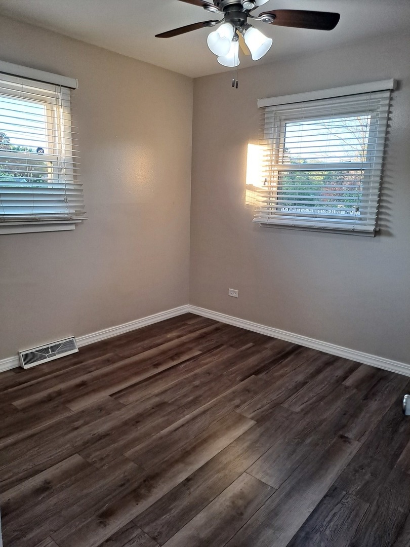 2820 Navaho Road Waukegan, IL 60087 - Photo 12 of 28