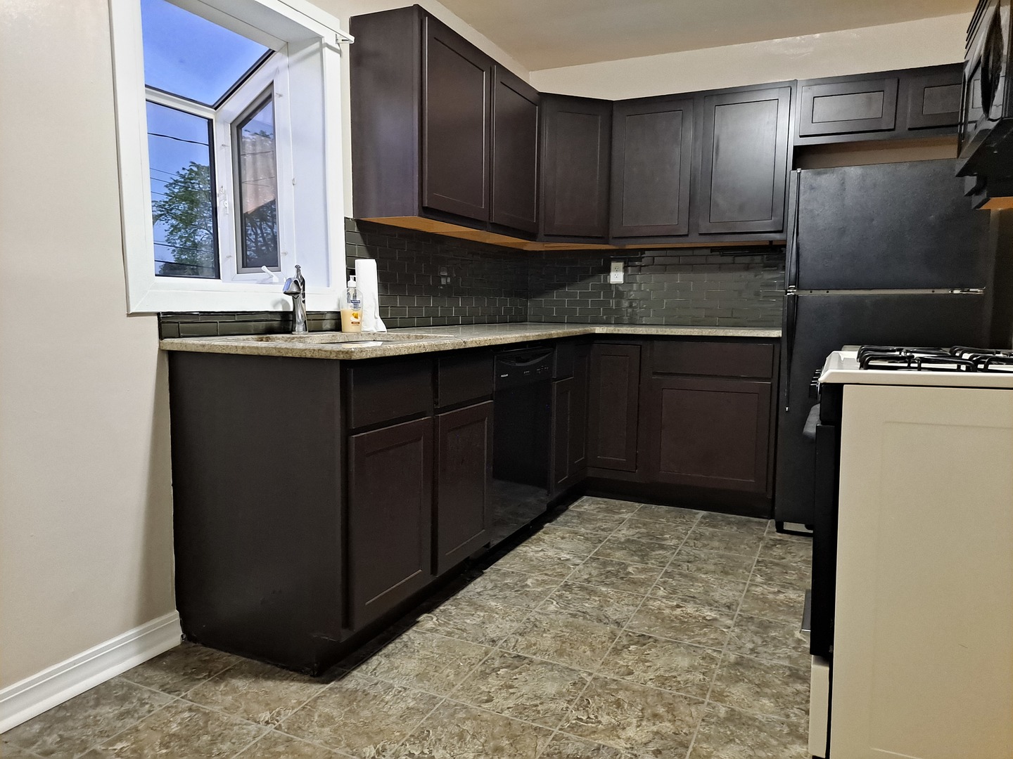 2820 Navaho Road Waukegan, IL 60087 - Photo 9 of 28