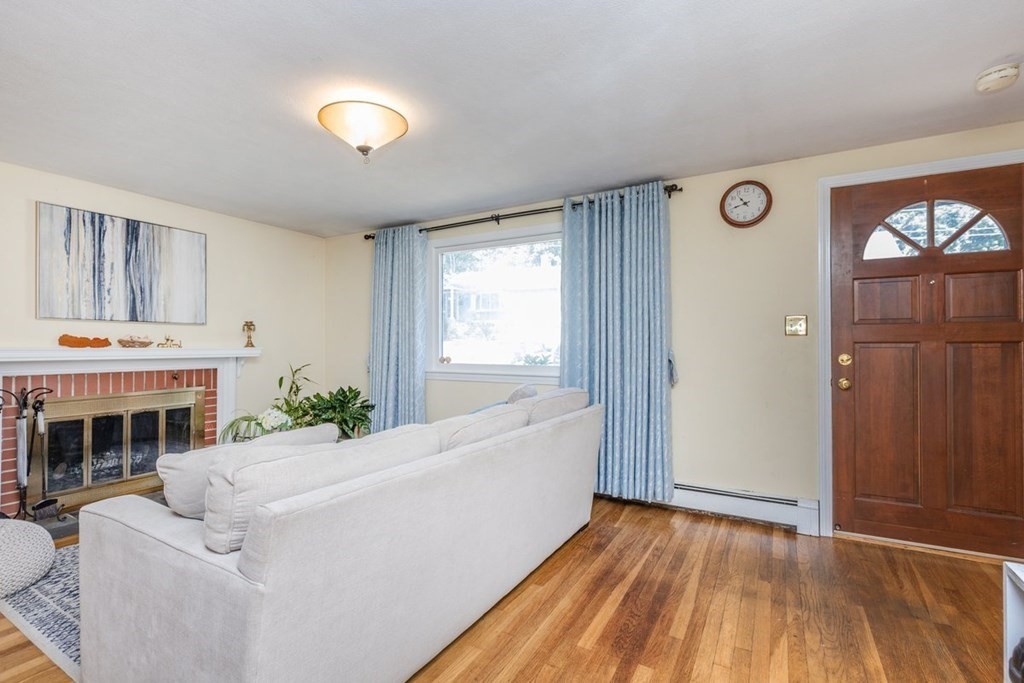 23 Elwern Road Arlington, MA 02474 - Photo 8 of 37 Gallery Image 8
