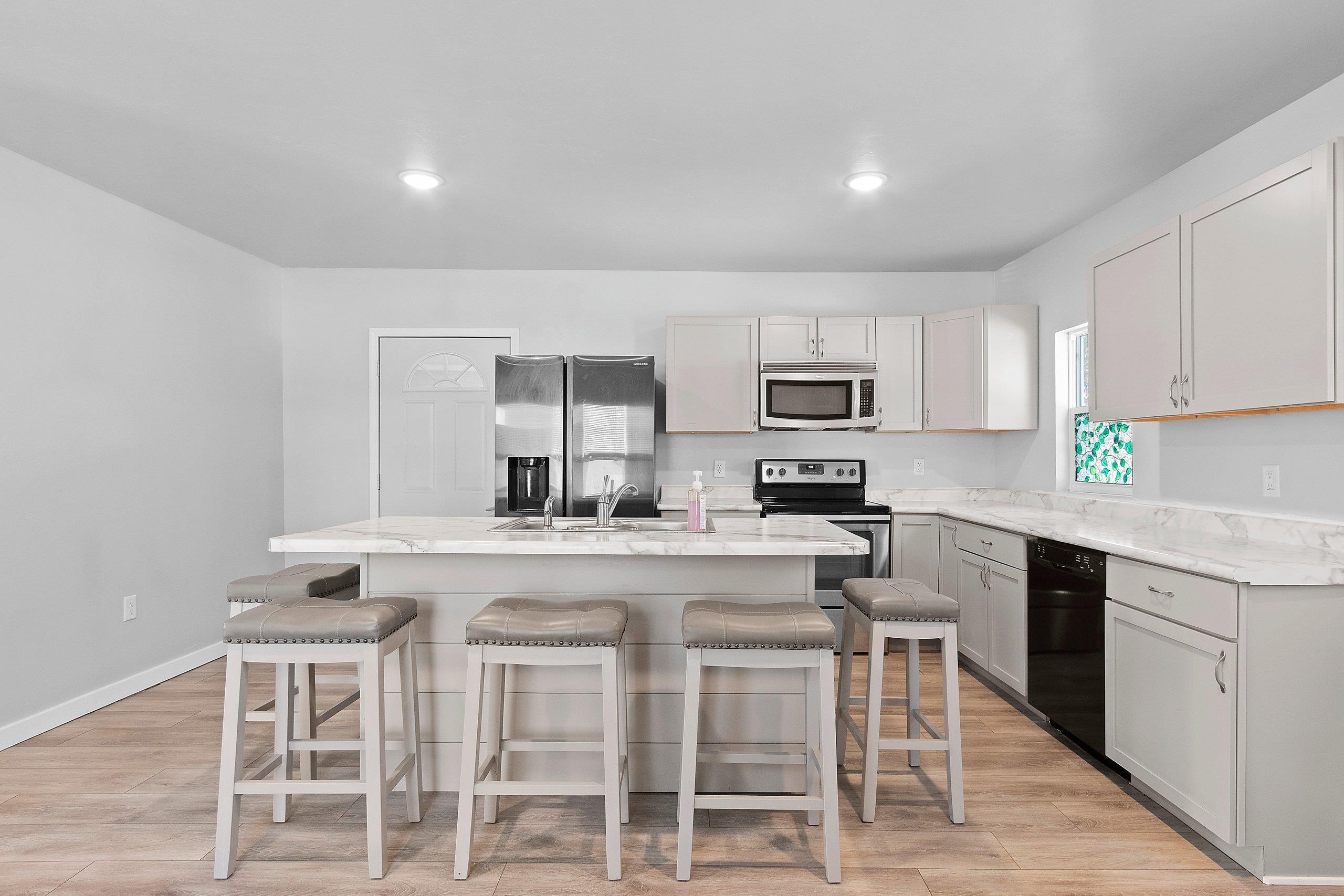 219 Front Street Pulaski, WI 54162 - Photo 5 of 43