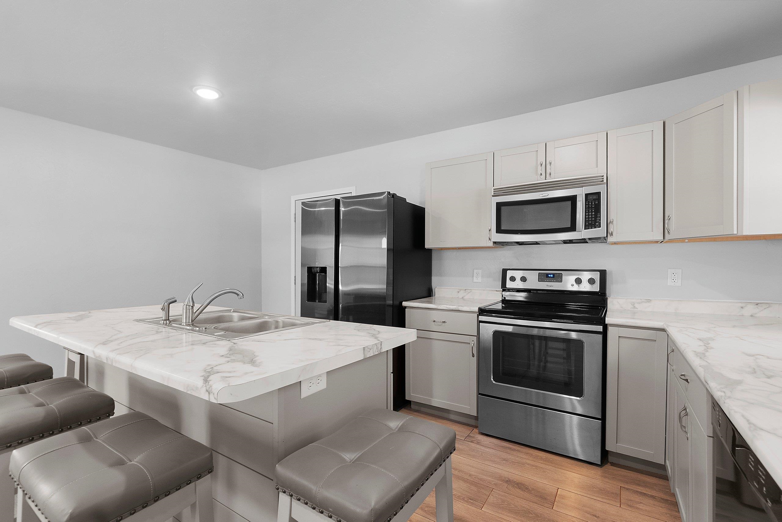 219 Front Street Pulaski, WI 54162 - Photo 7 of 43