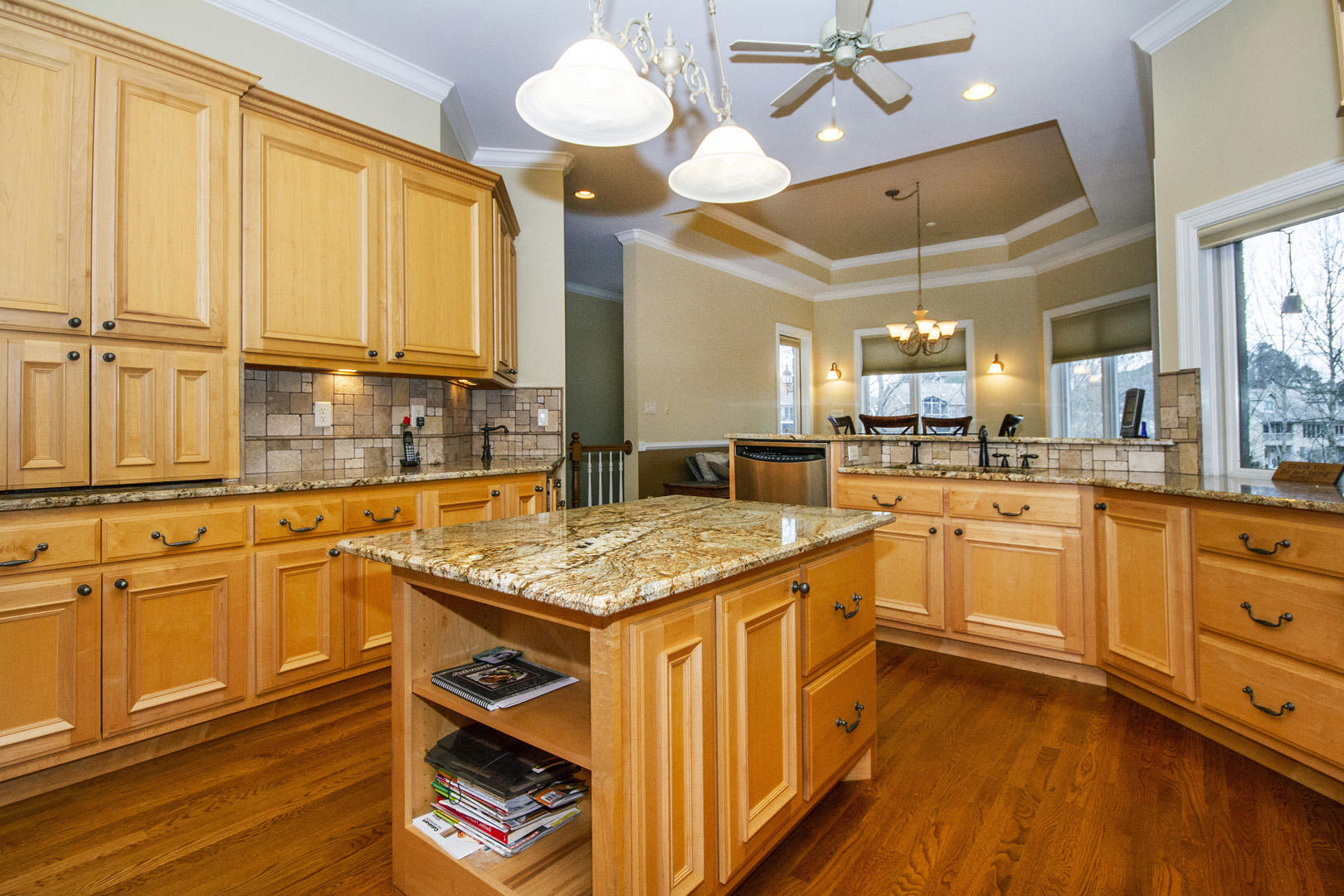 203 Sequoyah Road Loudon, TN 37774 - Photo 11 of 40 11_203 Sequoyah Road_Kitchen02