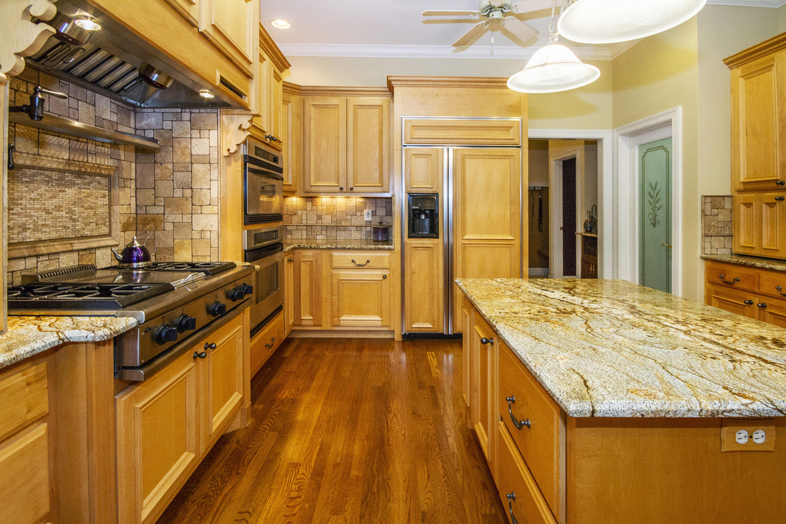 203 Sequoyah Road Loudon, TN 37774 - Photo 16 of 40 16_203 Sequoyah Road_Kitchen07