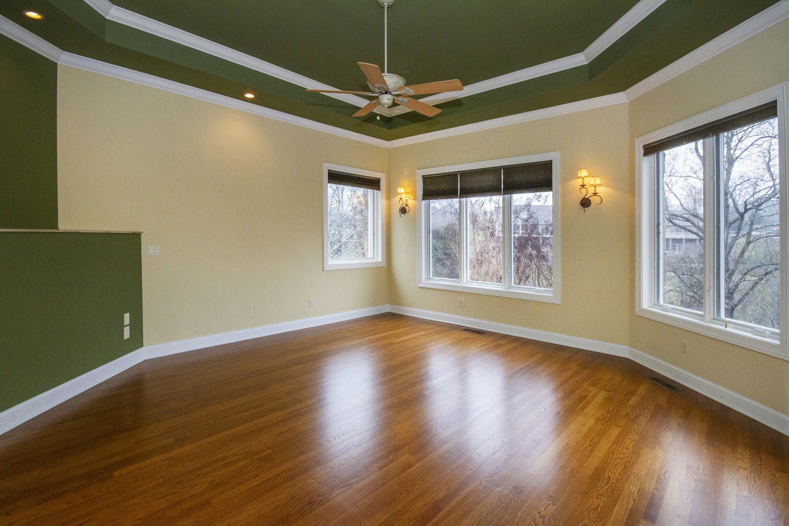 203 Sequoyah Road Loudon, TN 37774 - Photo 20 of 40 20_203 Sequoyah Road_MasterBedroom01