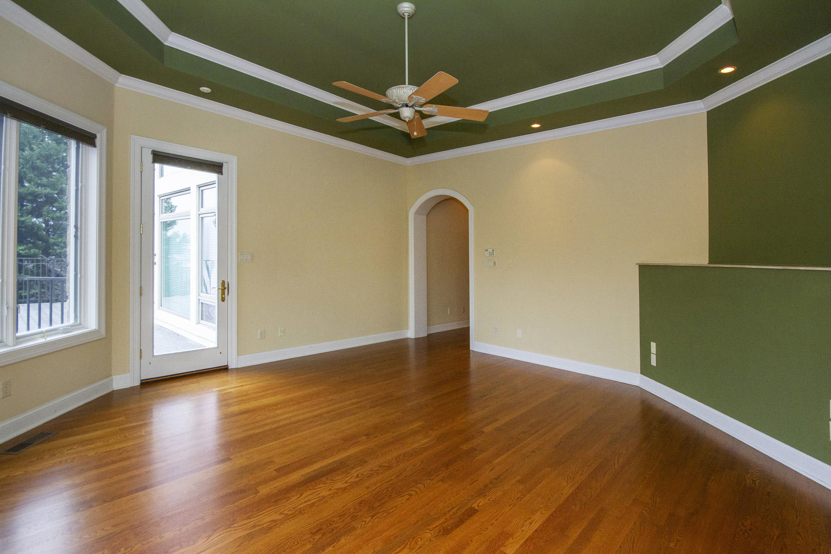 203 Sequoyah Road Loudon, TN 37774 - Photo 21 of 40 21_203 Sequoyah Road_MasterBedroom02