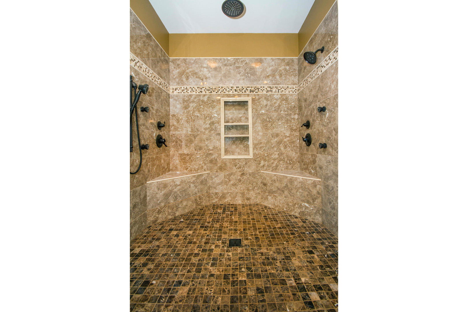 203 Sequoyah Road Loudon, TN 37774 - Photo 24 of 40 24_203 Sequoyah Road_MasterShower