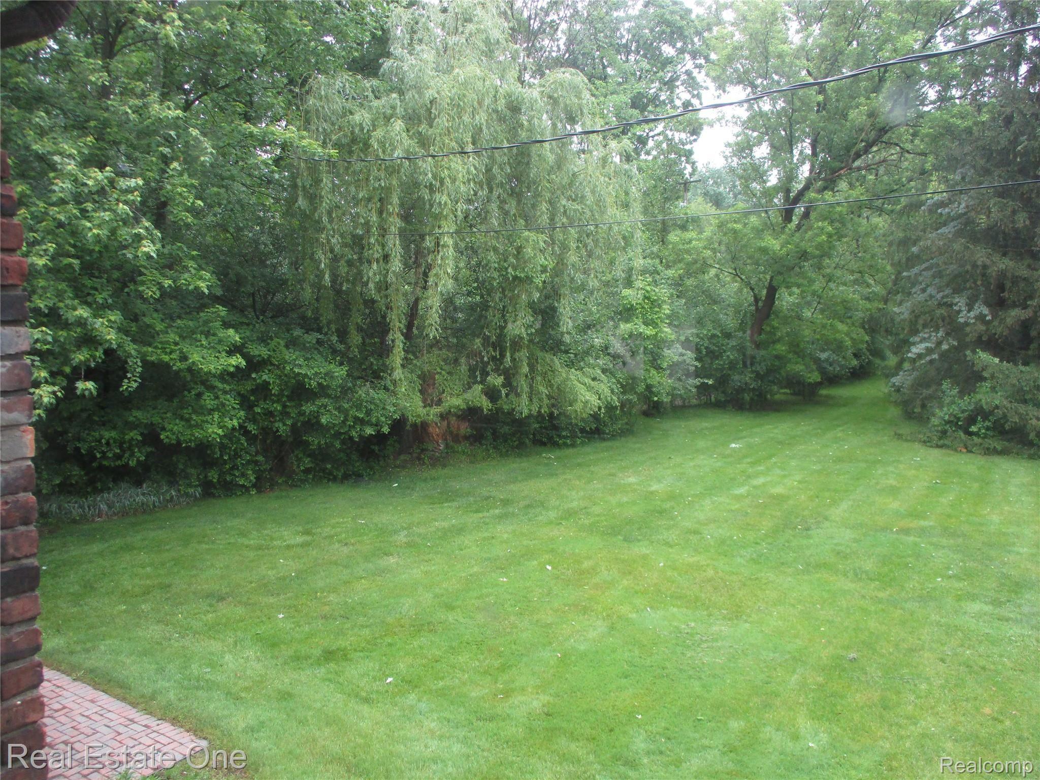28642 Rollcrest Road Farmington, MI 48334 - Photo 52 of 53 IMG_3930.JPG