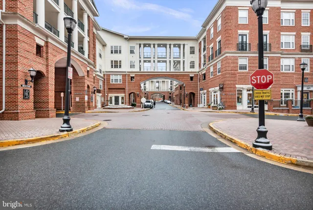 $515,000 | 7 Booth Street, Unit 302, Gaithersburg, MD 20878