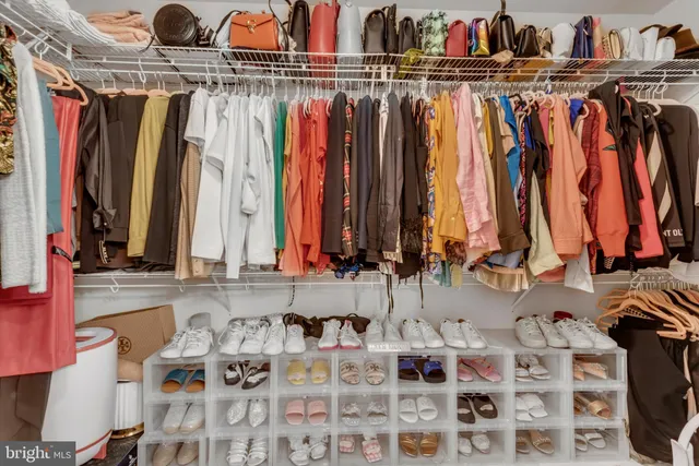 $515,000 | 7 Booth Street, Unit 302, Gaithersburg, MD 20878