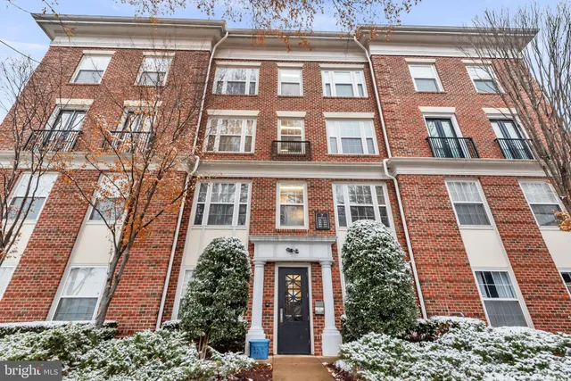 $515,000 | 7 Booth Street, Unit 302, Gaithersburg, MD 20878