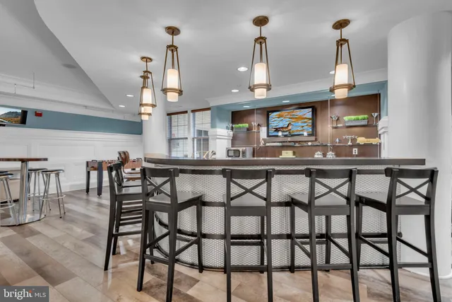 $515,000 | 7 Booth Street, Unit 302, Gaithersburg, MD 20878