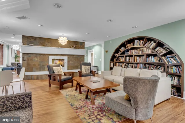 $515,000 | 7 Booth Street, Unit 302, Gaithersburg, MD 20878