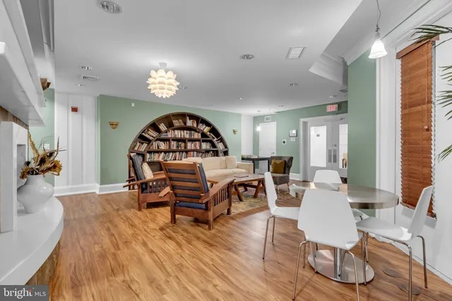 $515,000 | 7 Booth Street, Unit 302, Gaithersburg, MD 20878