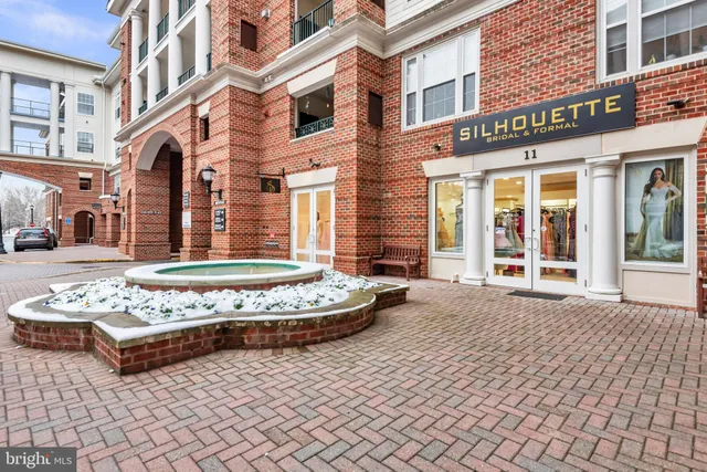 $515,000 | 7 Booth Street, Unit 302, Gaithersburg, MD 20878