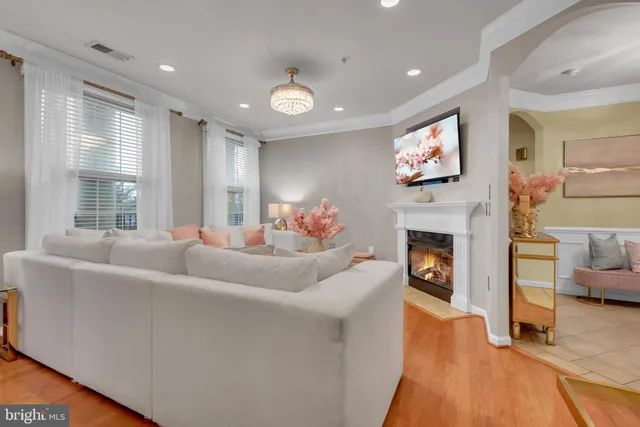 $515,000 | 7 Booth Street, Unit 302, Gaithersburg, MD 20878