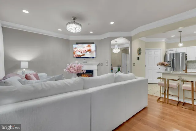 $515,000 | 7 Booth Street, Unit 302, Gaithersburg, MD 20878