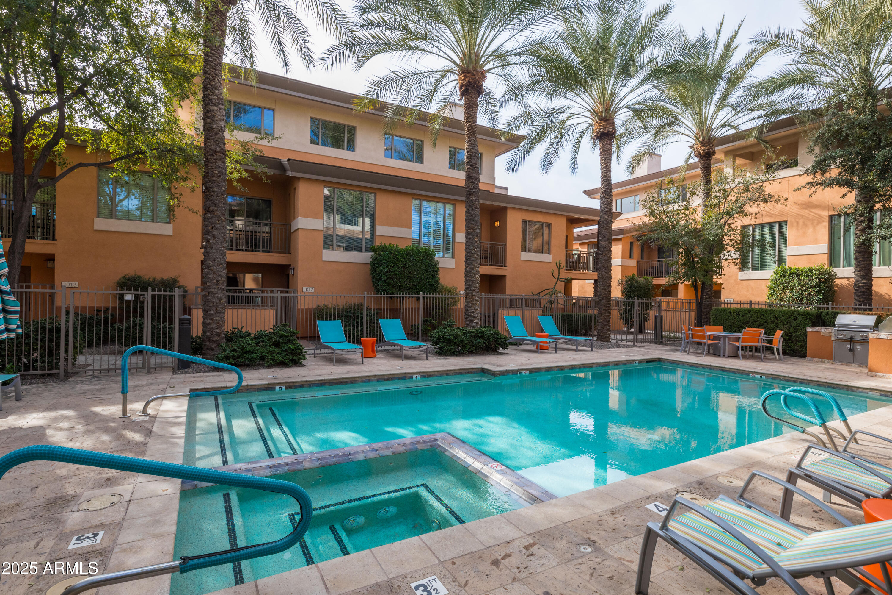 Sandolo Townhomes Pool