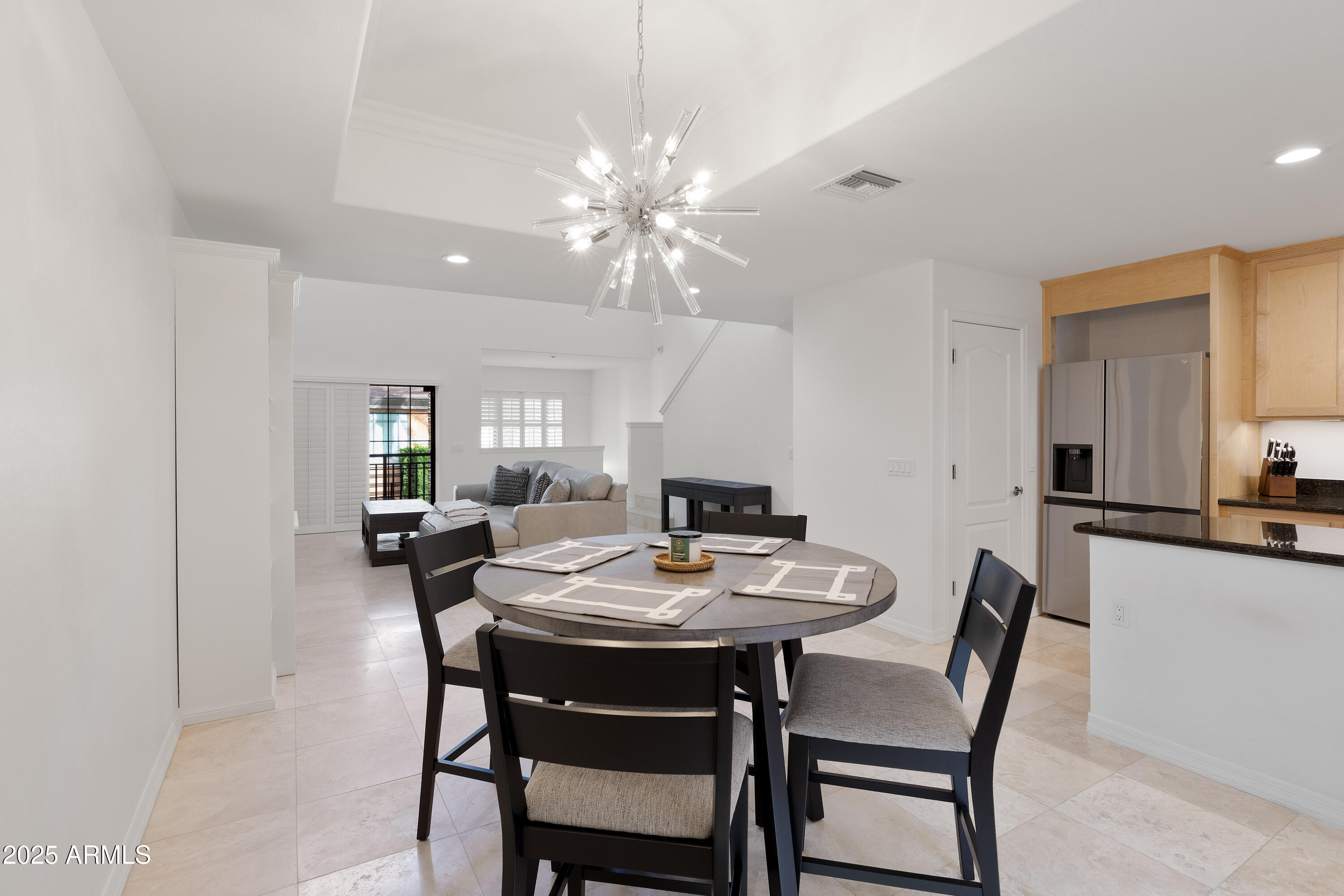 6940 East Cochise Road, Unit 1011 Paradise Valley, AZ 85253 - Photo 13 of 33 Dining - Kitchen - Balcony