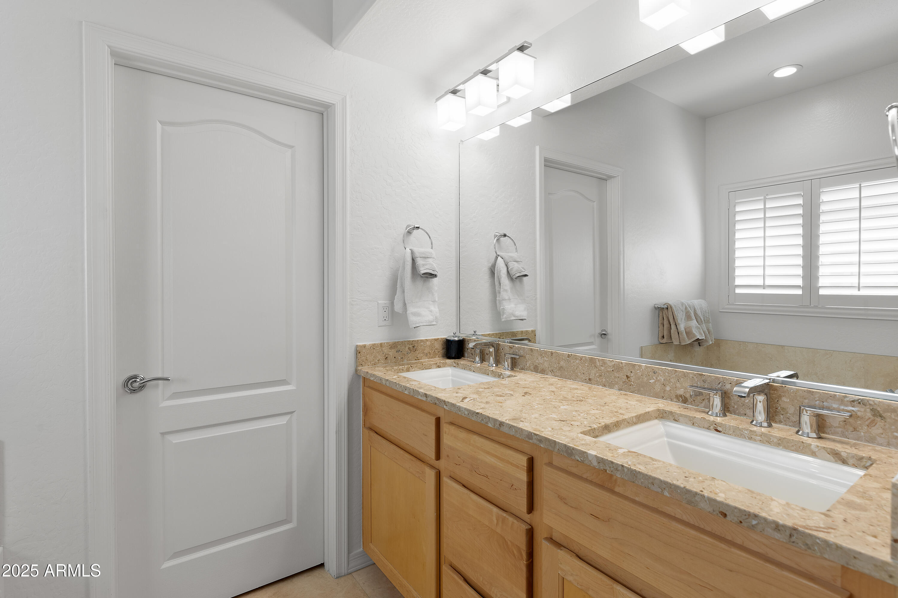 6940 East Cochise Road, Unit 1011 Paradise Valley, AZ 85253 - Photo 22 of 33 Primary Bath - Closet