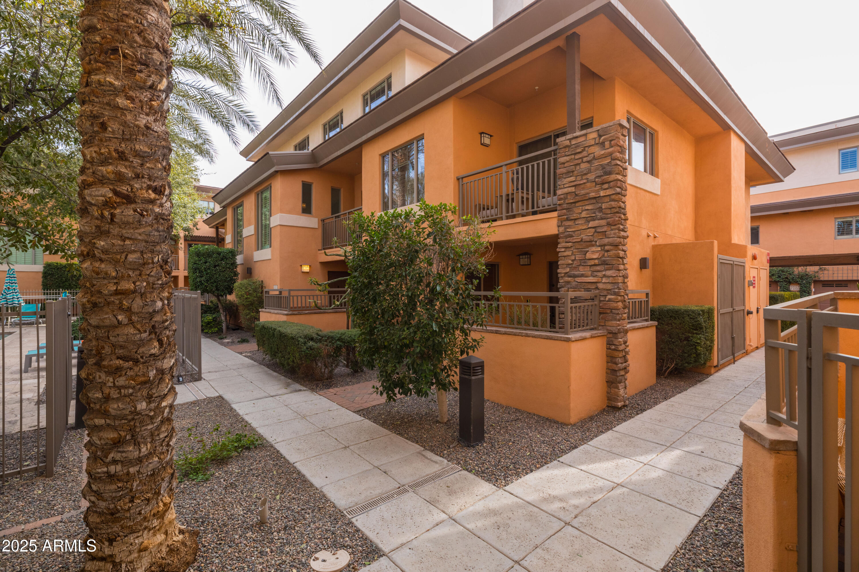 6940 East Cochise Road, Unit 1011 Paradise Valley, AZ 85253 - Photo 25 of 33 Building View