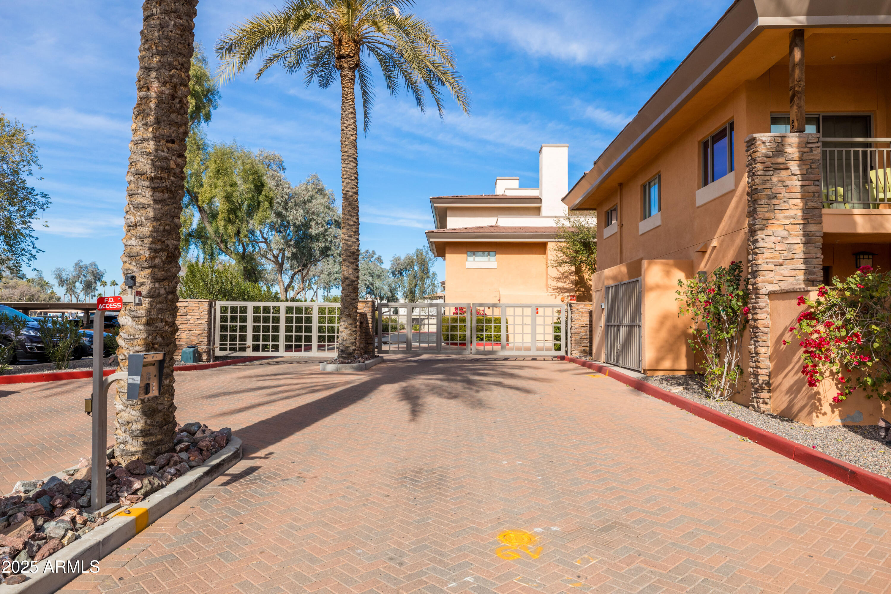 6940 East Cochise Road, Unit 1011 Paradise Valley, AZ 85253 - Photo 30 of 33 Gated Entrance
