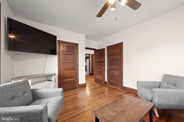 $2,100 | 409 West 20th Street, Unit 2, Wilmington, DE 19802