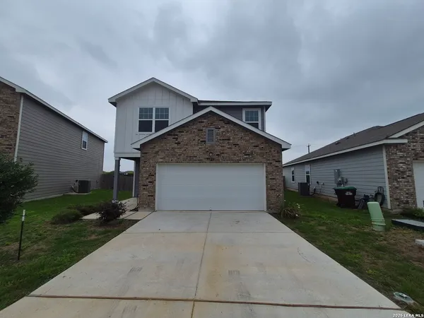 $2,300 | 5924 Pearl Meadow, Converse, TX 78109