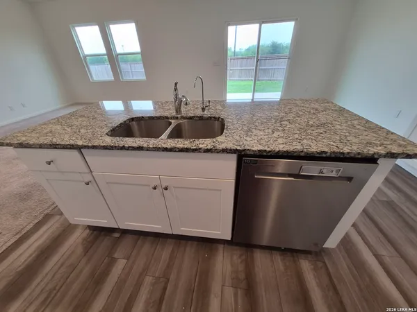 $2,300 | 5924 Pearl Meadow, Converse, TX 78109